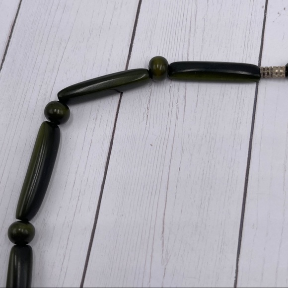 Necklace Dark Green Marbled Acrylic Pentagon Shaped Barrel Clasp 18" - Picture 8 of 10